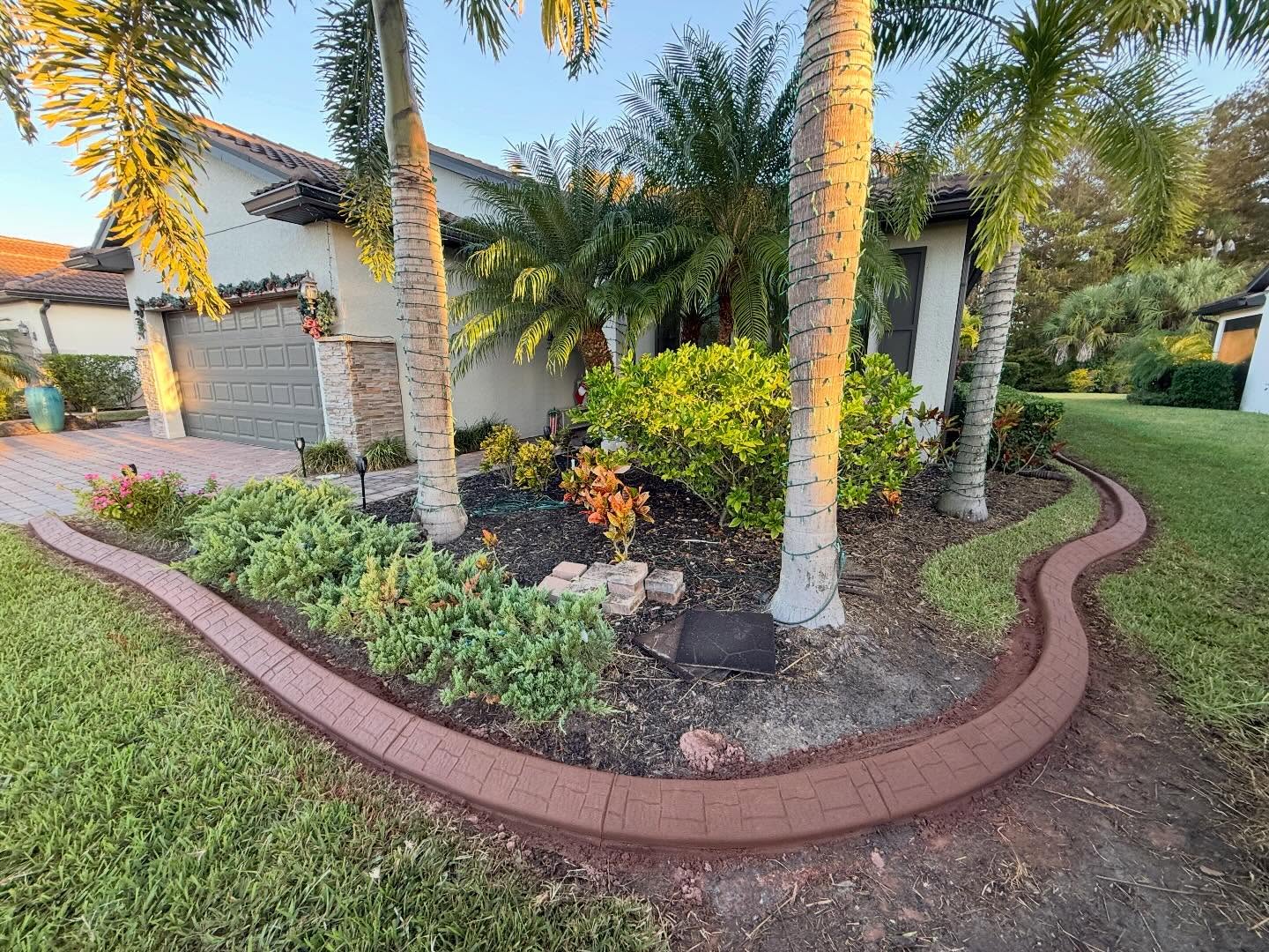 Concrete Edging And Curbing Install (3)