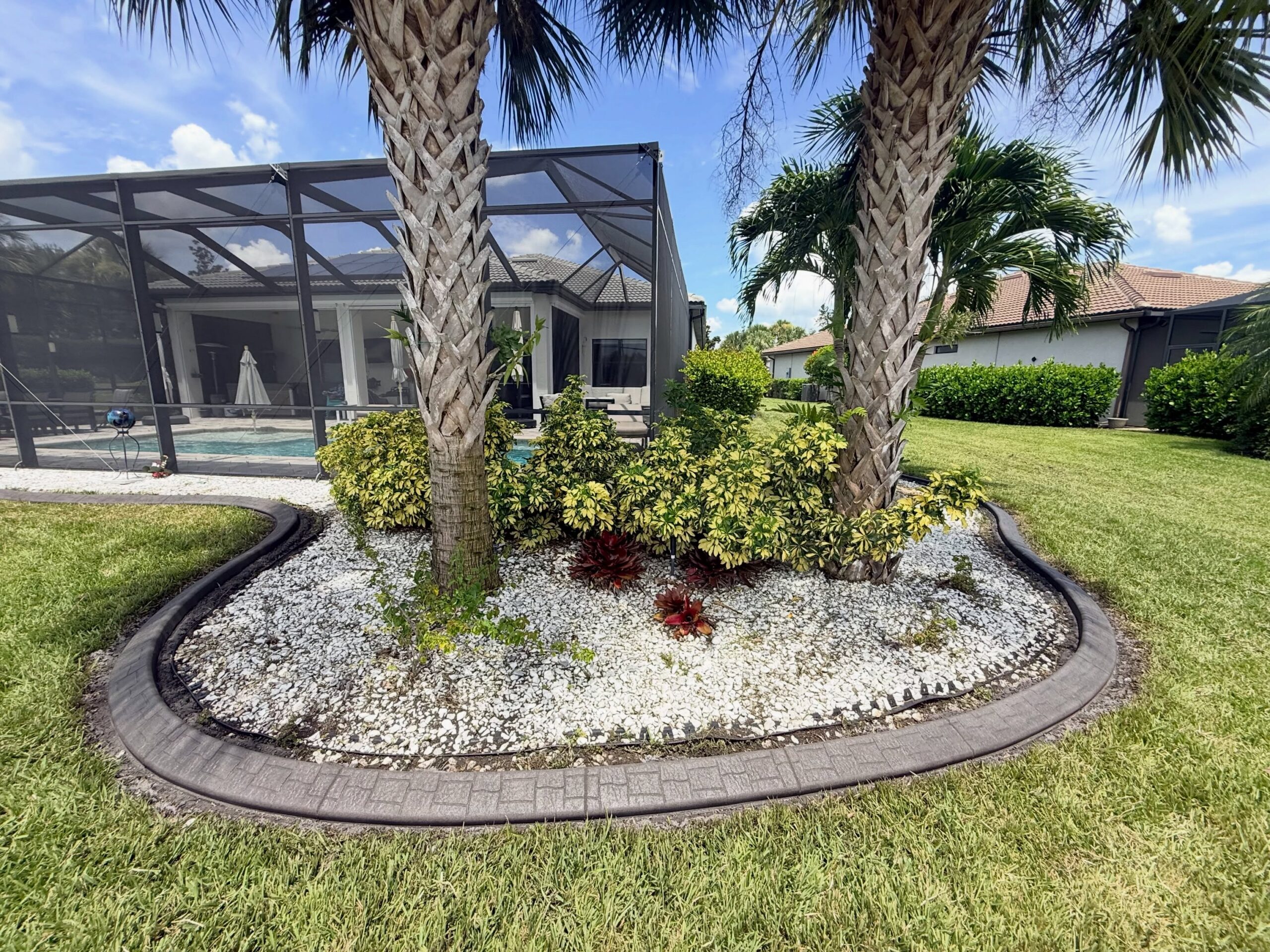 Cape Coral Landscape Curbing – Free Estimates
