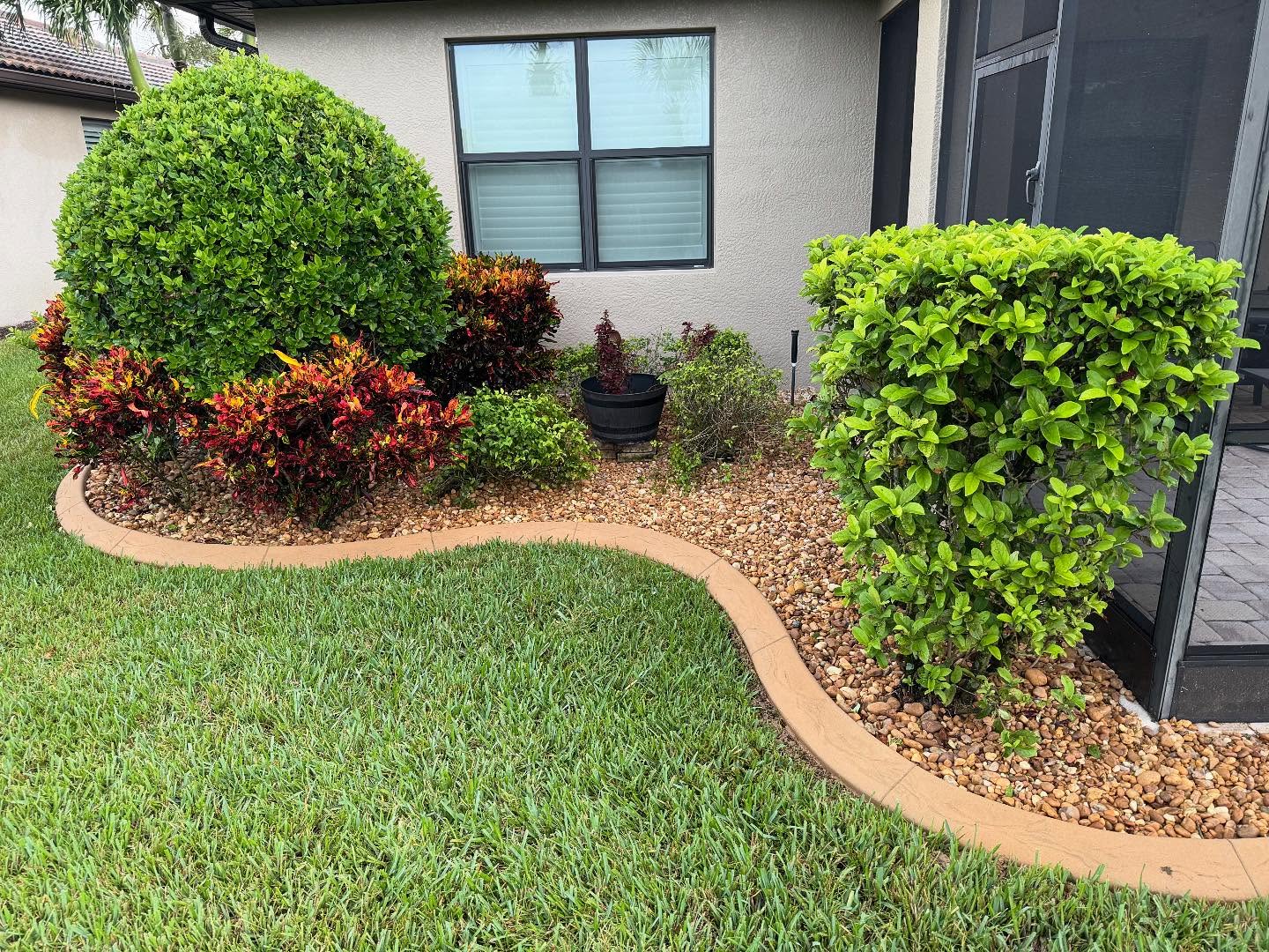 Landscape Curbing and Edging – Ave Marie FL (7)